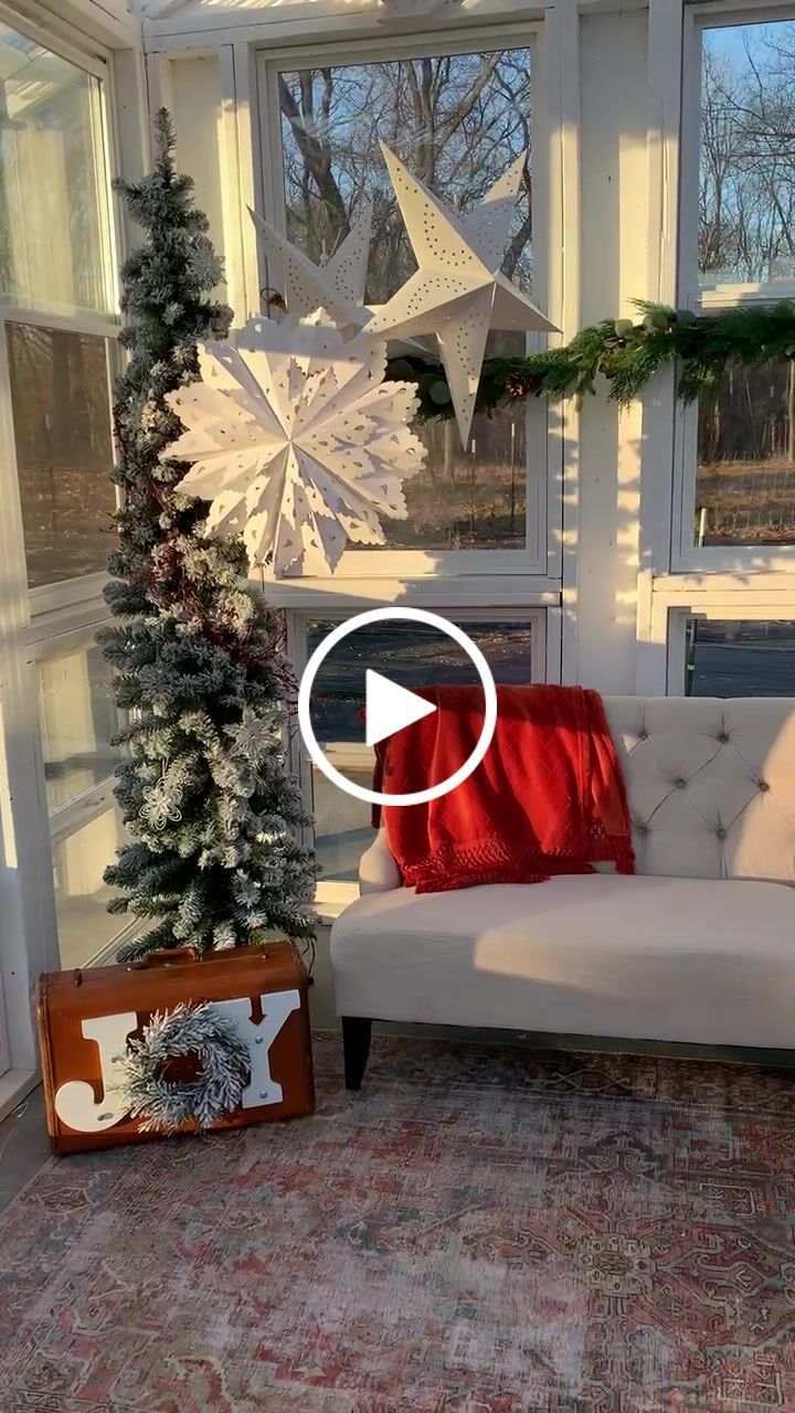 Customer video review of 24" Gold Bramble Glitter Paper Star Lantern, Hanging