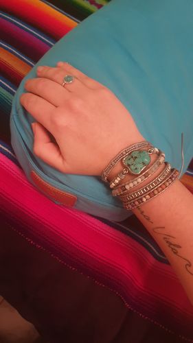 Customer photo review of DAS TÜRKISFARBENE SCHUTZ-WICKELARMBAND