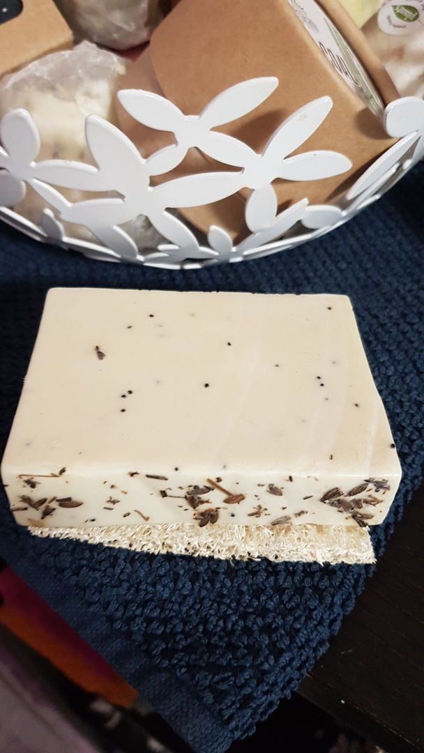 Customer photo review of Grüne Tonerde mit Lavendel- & Teebaumöl (Für normale & Mischhaut)
