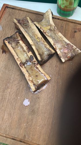 Reseña con foto de un cliente sobre Hueso Tuetanero en Canoa
