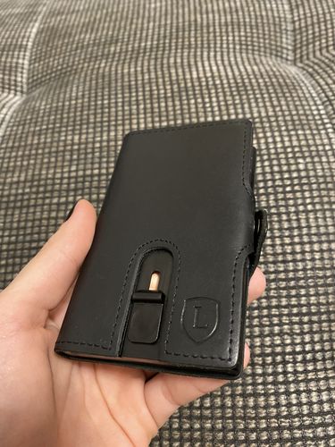 Customer photo review of Everest Smart Wallet