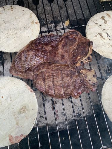 Reseña con foto de un cliente sobre Porterhouse Steak Corte Grueso SOLO MTY