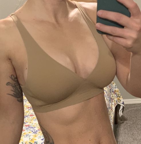 Customer photo review of Second Skin Smooth Lift Seamless Bra w/removable padding