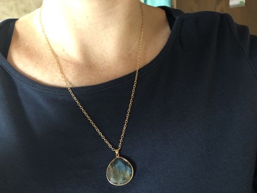 Customer photo review of WICKEL-ARMBAND AUS NATÜRLICHEM LABRADORIT