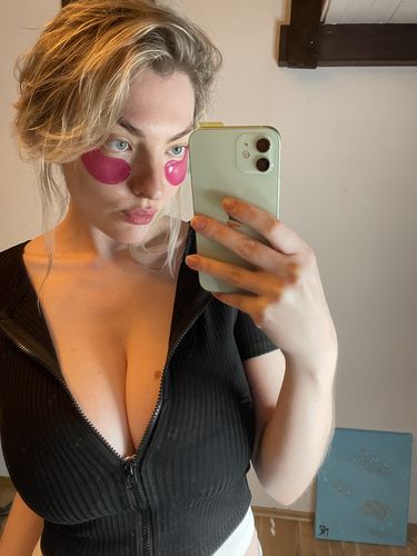 Customer photo review of Short sleeve open front zip up ribbed top