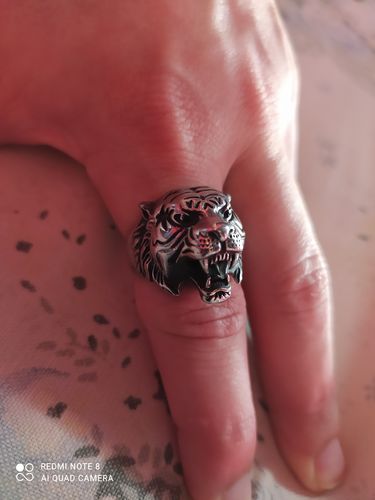 Customer photo review of WILD TIGER RING