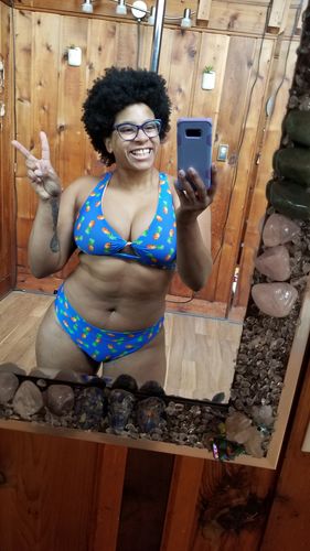 Customer photo review of Power Print Hot Pants