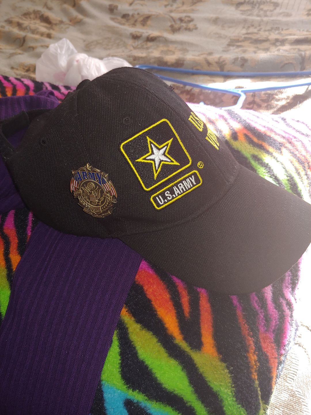 Customer photo review of US Army Veteran's Day Pin