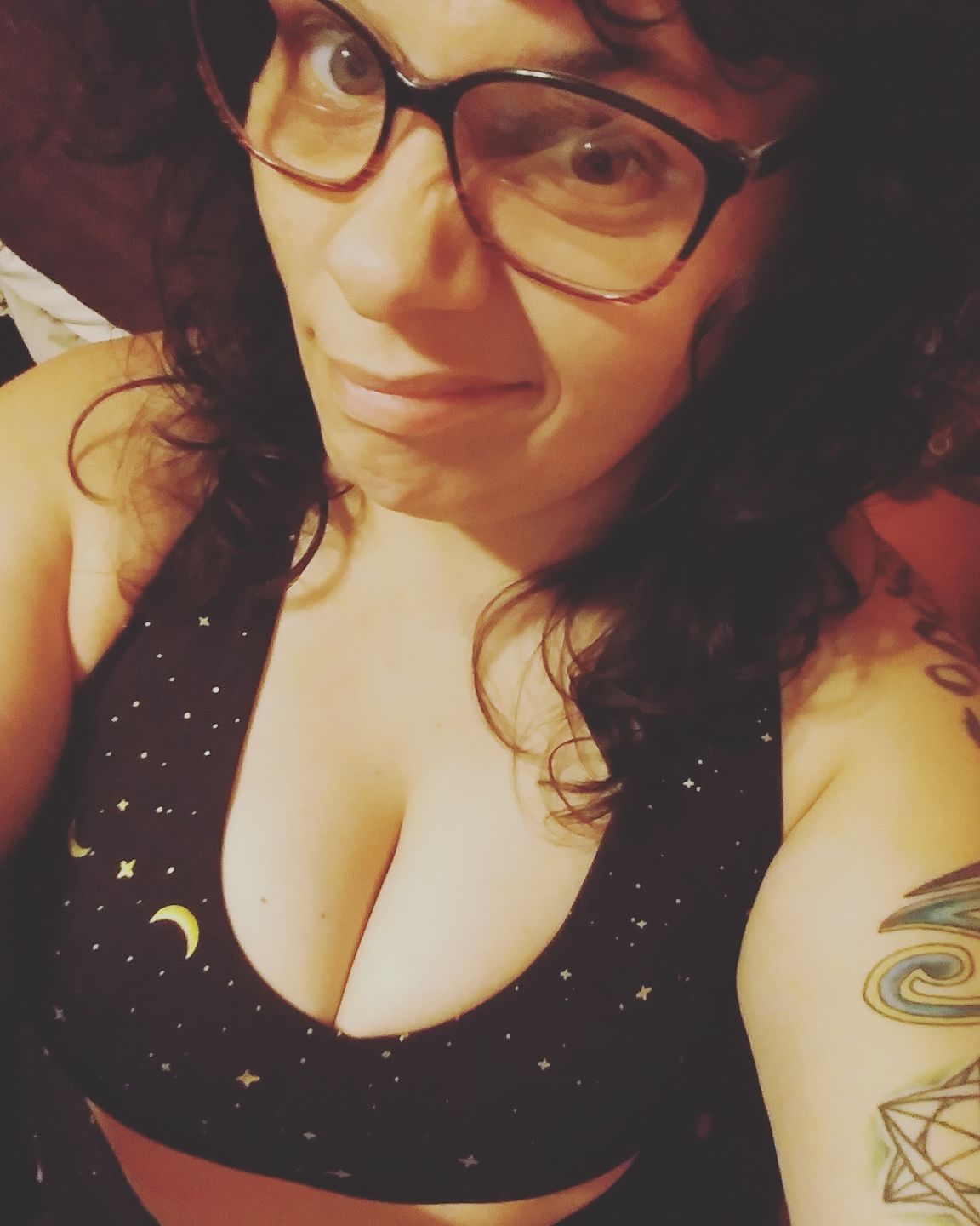 Customer photo review of Criss Cross Sports Bra - Moons | MT SPORT