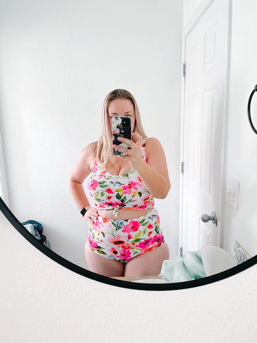 Customer photo review of Traveler Top | Pink Floral