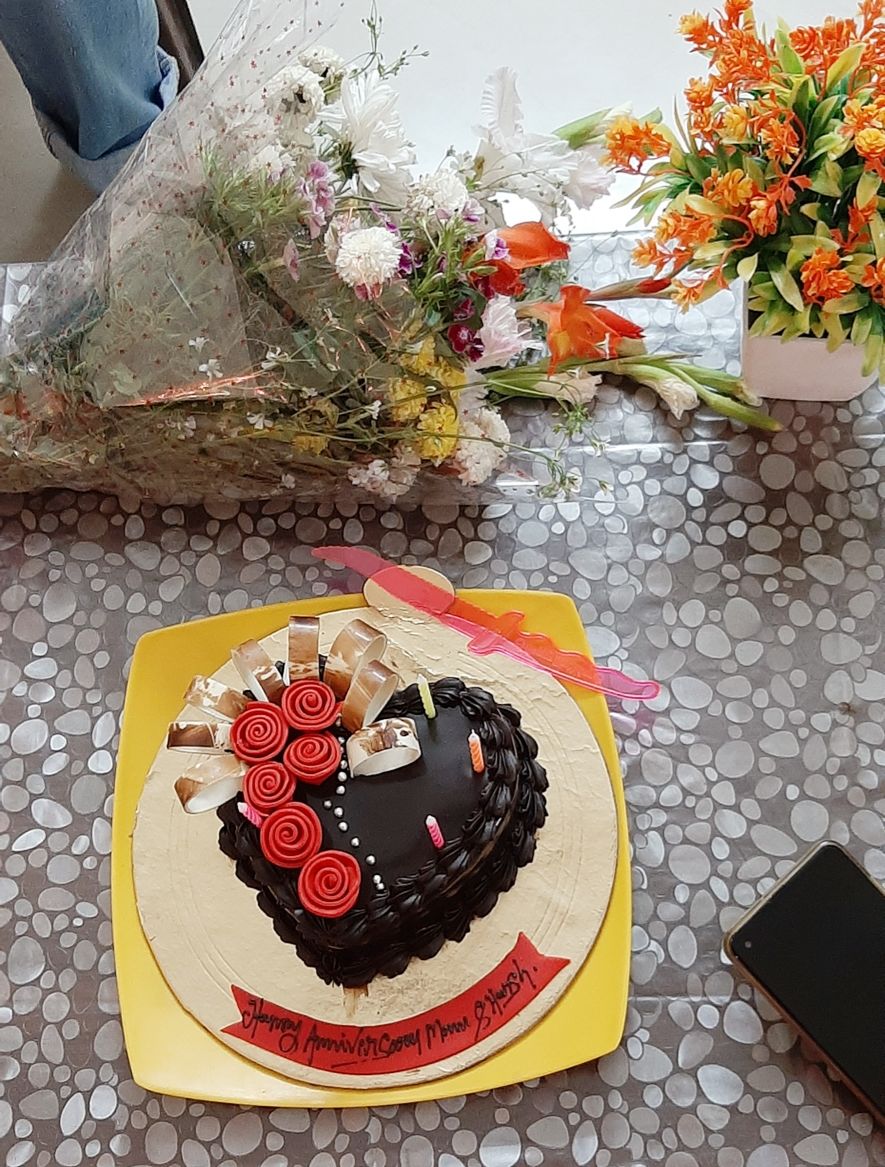 Customer photo review of Roses on Chocolate Heart