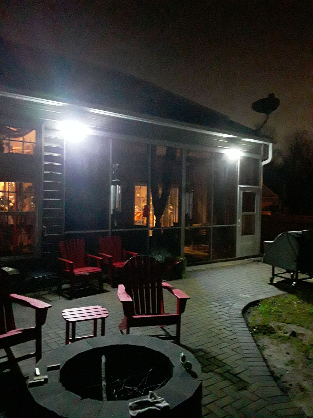 Customer photo review of 118 LED Solar Light 1000 Lumens