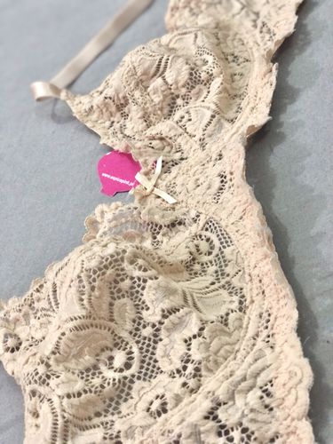 Customer photo review of Skin Erica - Wirefree Non-Padded Bra with Lacy Cups