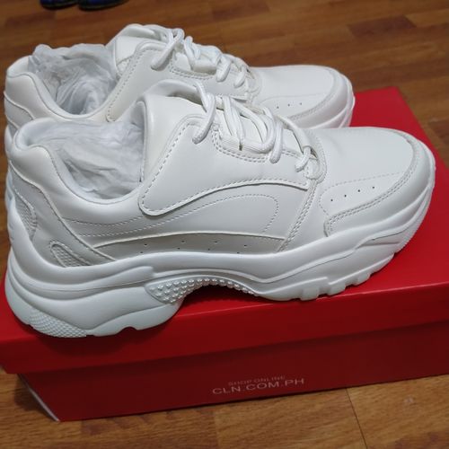 Customer photo review of Yucca Flat Sneakers