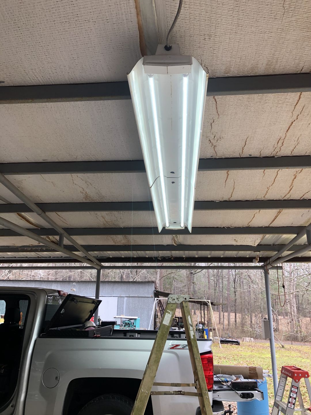 Customer photo review of T8 8ft 48W R17 LED Tube Light 5760 Lumens 6500K Clear