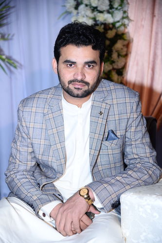 Customer photo review of Majestic 100% Cotton (Black) Unstitched suit