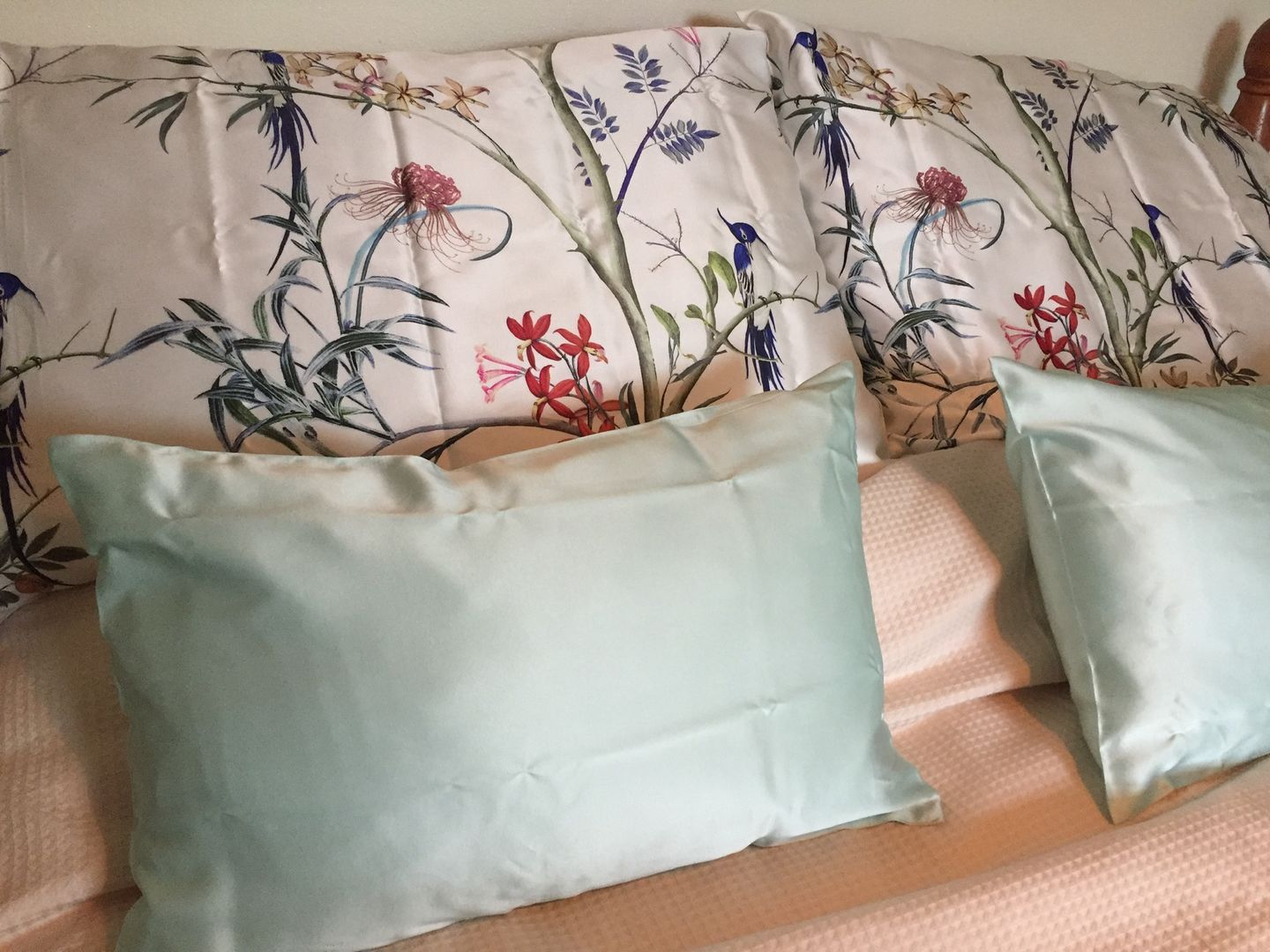 Customer photo review of Hummingbird Pure Silk Pillowcase