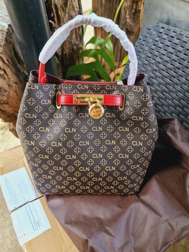 Customer photo review of Sincerity Sling Bag