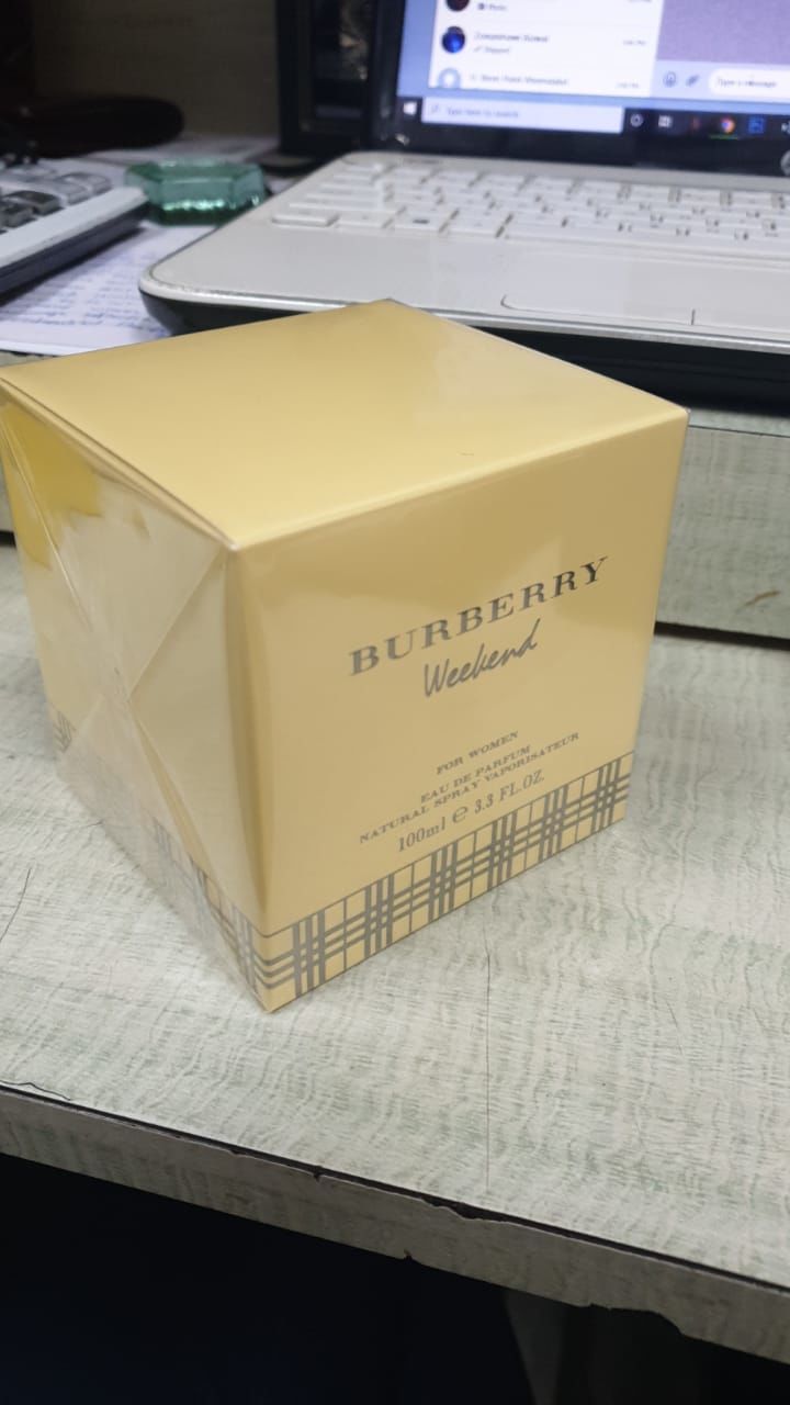 Customer photo review of Burberry Weekend Perfume For Women -100ml