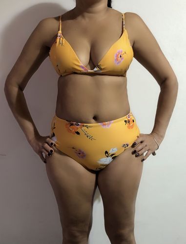 Customer photo review of Biquíni Susi Flores
