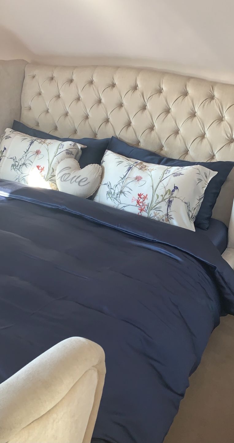 Customer photo review of Hummingbird Pure Silk Pillowcase