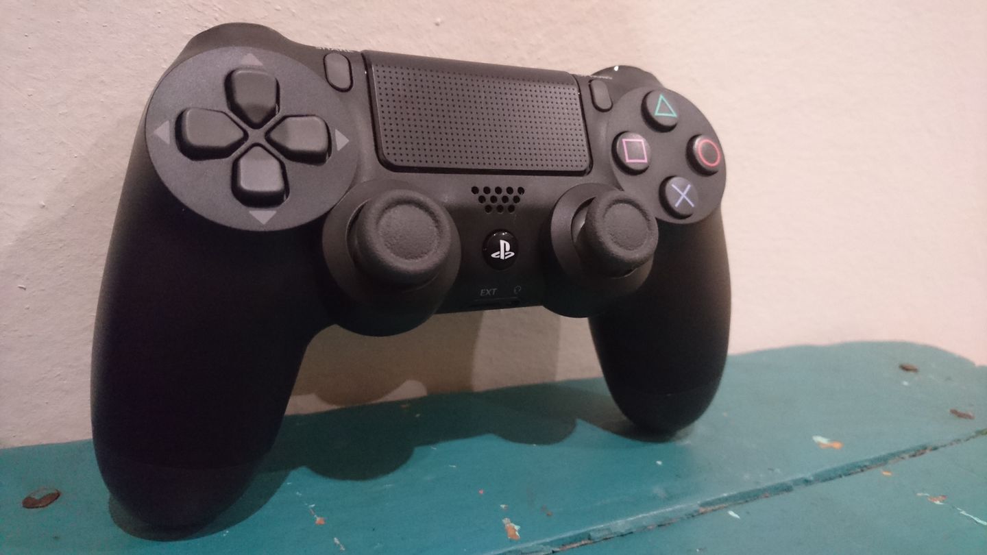 Customer photo review of PS4 Dualshock 4 - Black