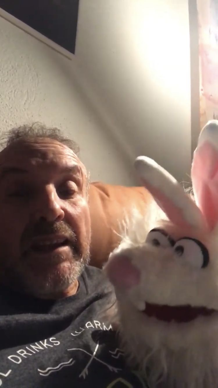 Customer photo review of Lapin Blanc Marionnette