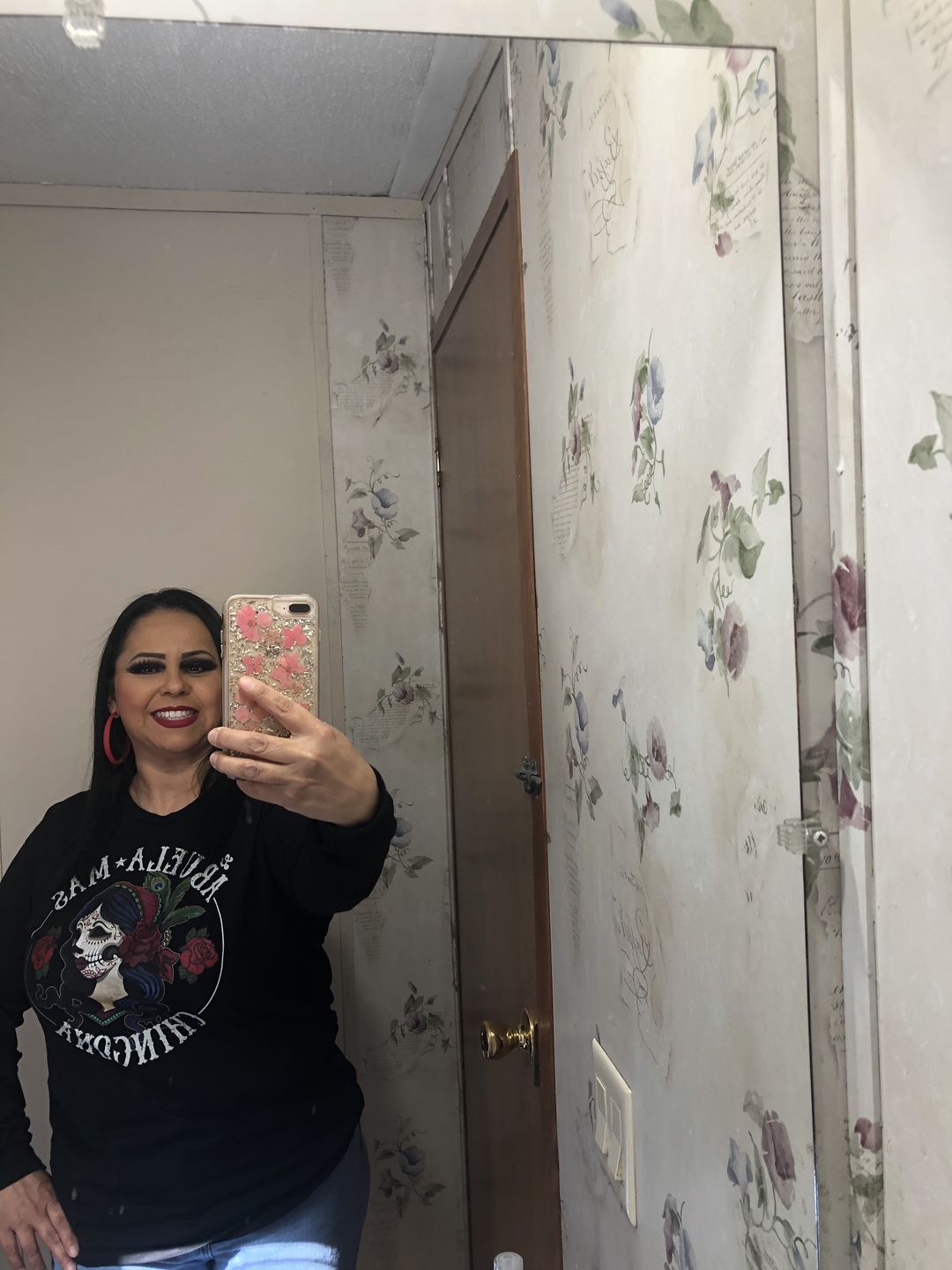 Customer photo review of Abuela Chingona UNISEX Long Sleeve T-Shirt