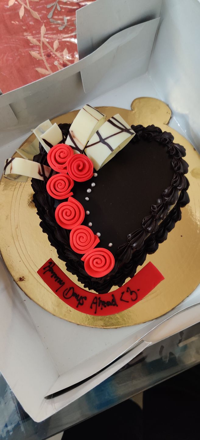 Customer photo review of Roses on Chocolate Heart