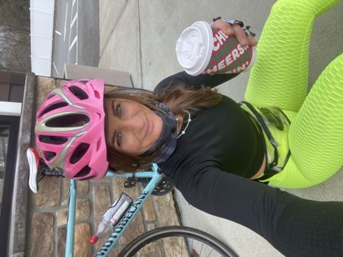 Customer photo review of GYMKARTEL® ANTI-CELLULITE AND PUSH UP LEGGINGS - YELLOW