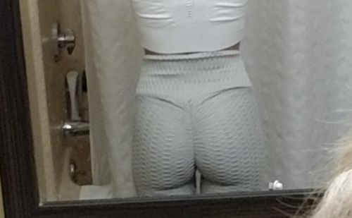 Customer photo review of GYMKARTEL® ANTI-CELLULITE AND PUSH UP LEGGINGS - GRAY