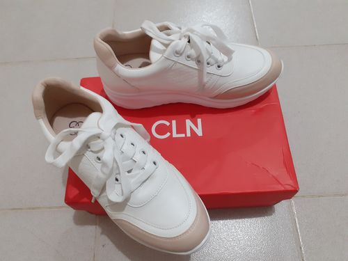 Customer photo review of Tithonia Flat Sneakers