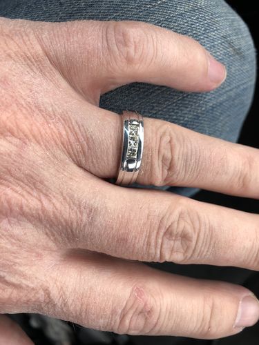 Customer photo review of 0.90 CT Princess Cut Natural Diamonds - Mens Wedding Bands