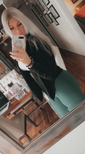 Customer photo review of GYMKARTEL® ANTI-CELLULITE AND PUSH UP LEGGINGS - GREEN