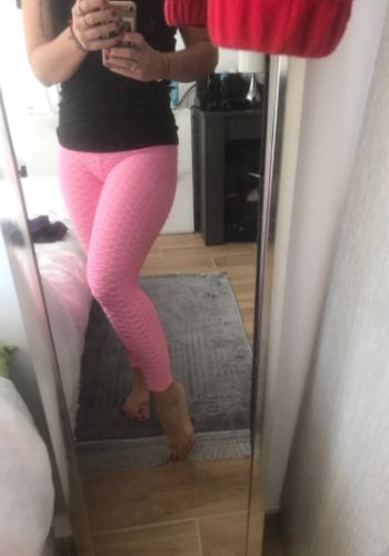 Customer photo review of GYMKARTEL® ANTI-CELLULITE AND PUSH UP LEGGINGS - PINK