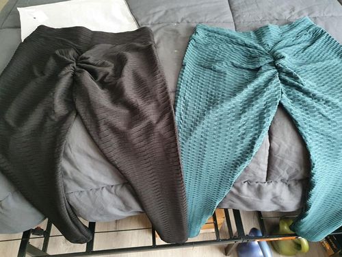 Customer photo review of GYMKARTEL® ANTI-CELLULITE AND PUSH UP LEGGINGS - GREEN