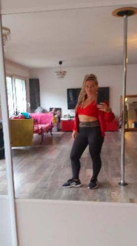 Customer photo review of GYMKARTEL® SUPPORTIVE SPORTS BRA - RED