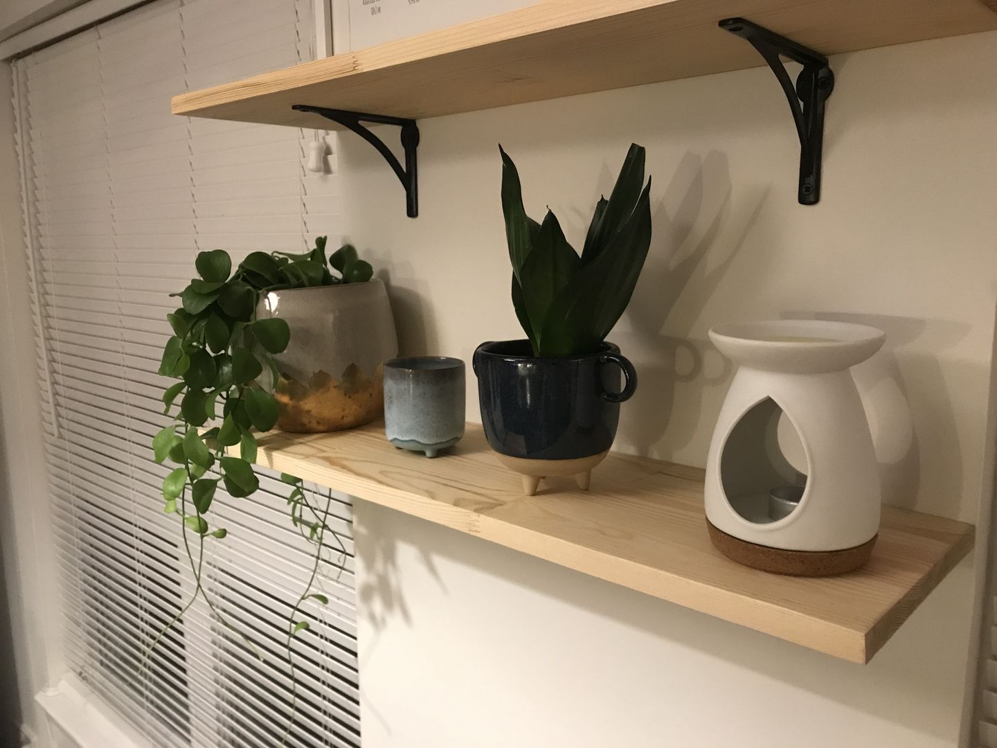 Customer photo review of 6 Inch Ironbridge Cast Iron Shelf Bracket