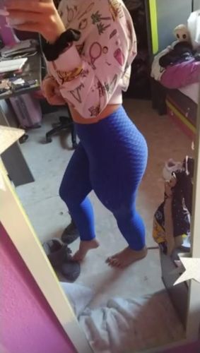 Customer photo review of GYMKARTEL® ANTI-CELLULITE AND PUSH UP LEGGINGS - BLUE