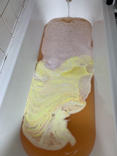 Customer photo review of Snow Fairie Bath Bomb