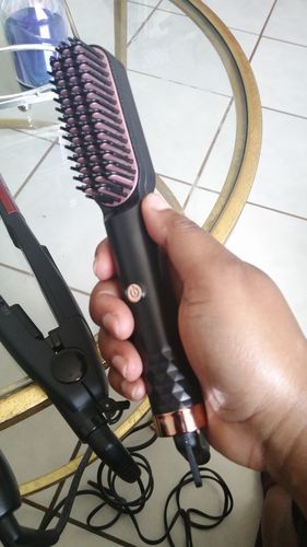 Customer photo review of Mini Hot Straightener Brush