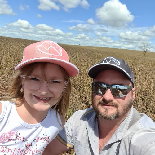 Customer photo review of RETRATO EM ARQUIVO DIGITAL FAMILIA AMARELA