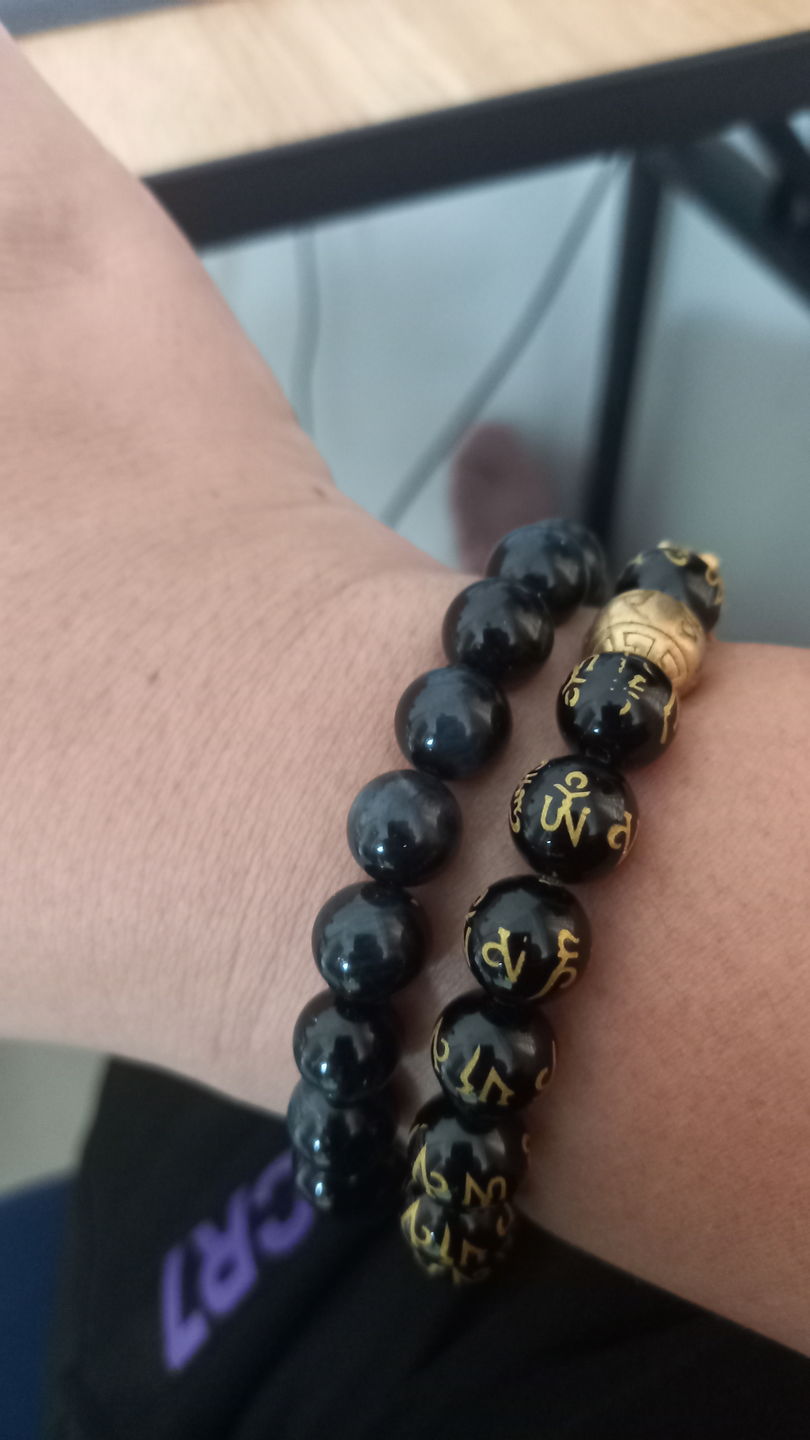 Customer photo review of Blue-Tigers-Eye Protection & Wealth Bracelet