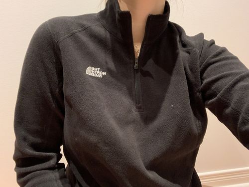 Customer photo review of The North Face Fleece Pullover Sweater Womens Size Large