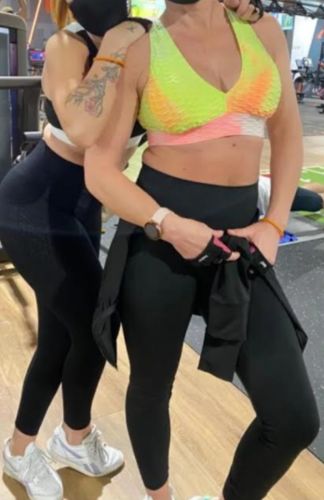 Customer photo review of GYMKARTEL® SUPPORTIVE SPORTS BRA - TIE-DYE YELLOW