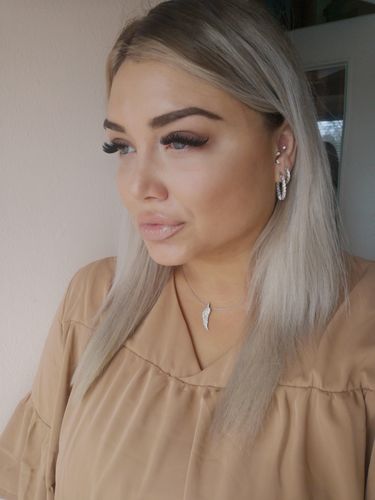 Customer photo review of Icey Ohrringe