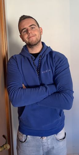 Customer photo review of HEAVY HOODIE (CERULEAN BLUE)