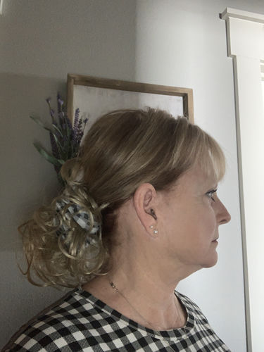 Customer photo review of Top Knot Ponytail Holder