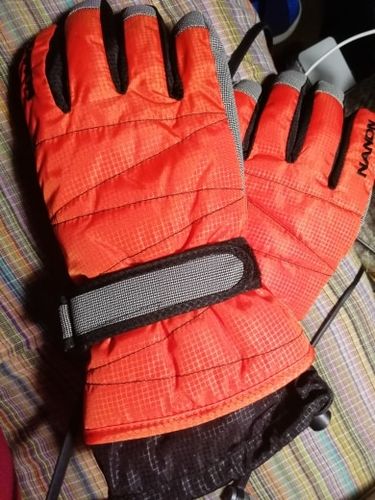 Customer photo review of Unisex Cold-Weather Gloves, Winter Windproof Waterproof Gloves [Limited time offer: Buy 2 Save More 15%]