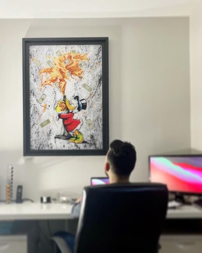 Customer photo review of "Raining dollars" Édition Prestige sur Plexiglas - Encadrement caisse américaine